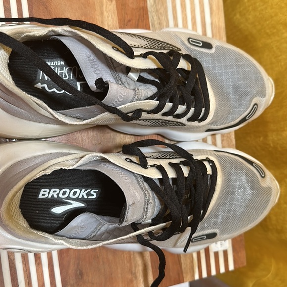 Brooks Aurora BL Men’s US 8 , lightly used for sale. - Picture 9 of 9